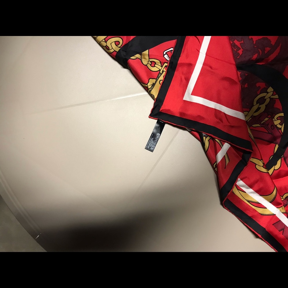 Express scarf. Polyester - Picture 2 of 3